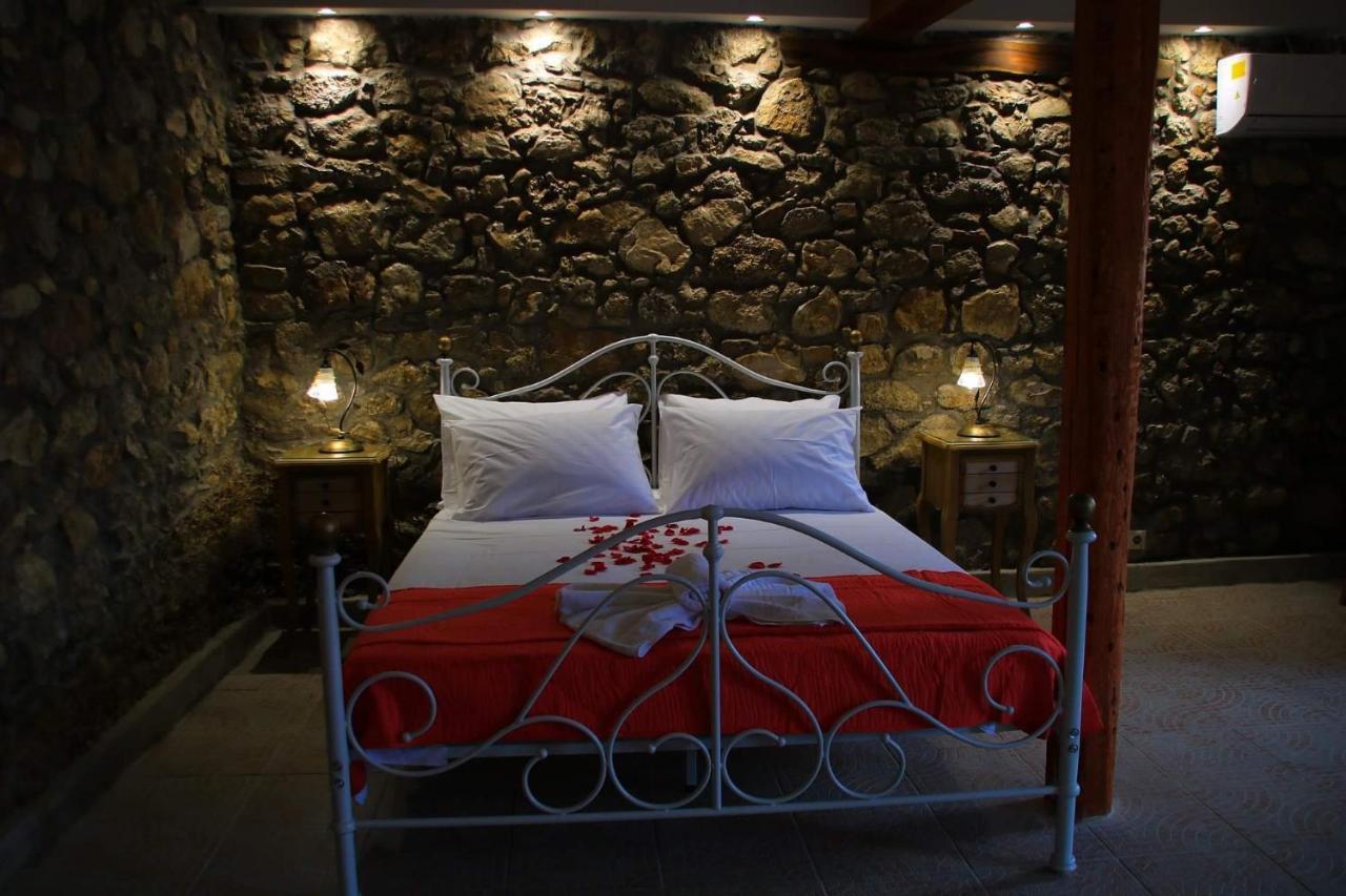The Stone Suite Moraḯtika Exterior foto