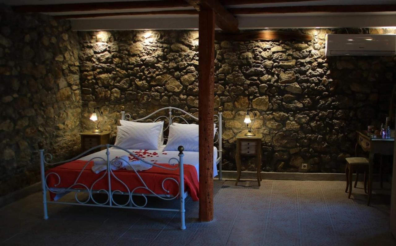 The Stone Suite Moraḯtika Exterior foto