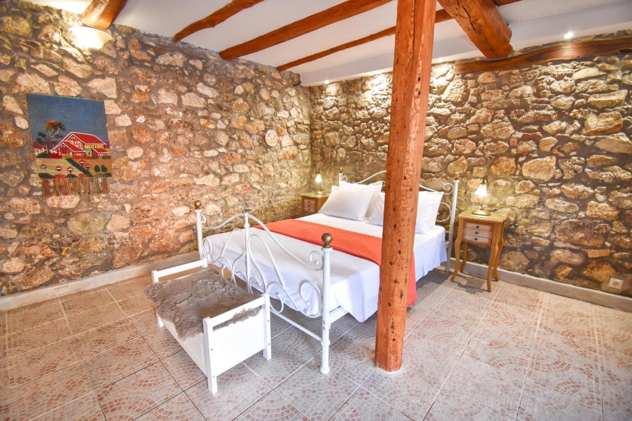 The Stone Suite Moraḯtika Exterior foto