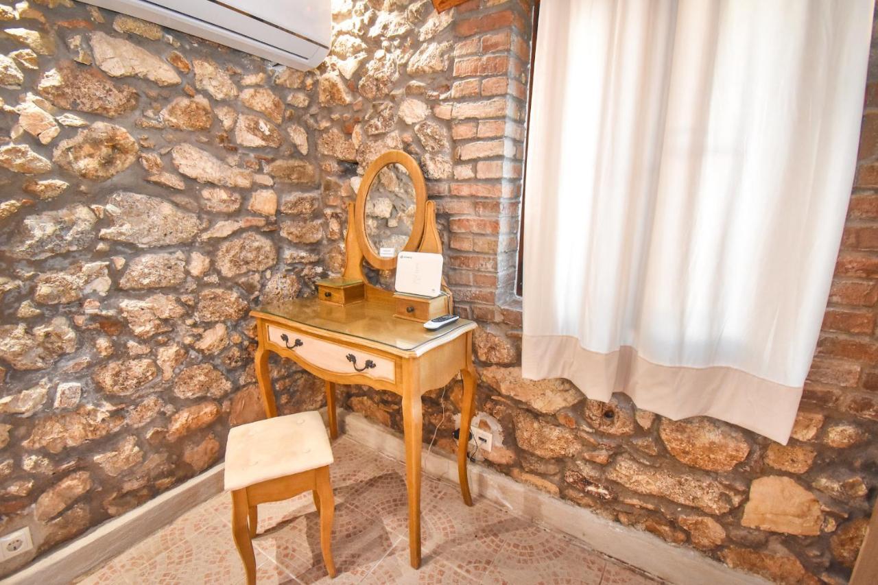 The Stone Suite Moraḯtika Exterior foto