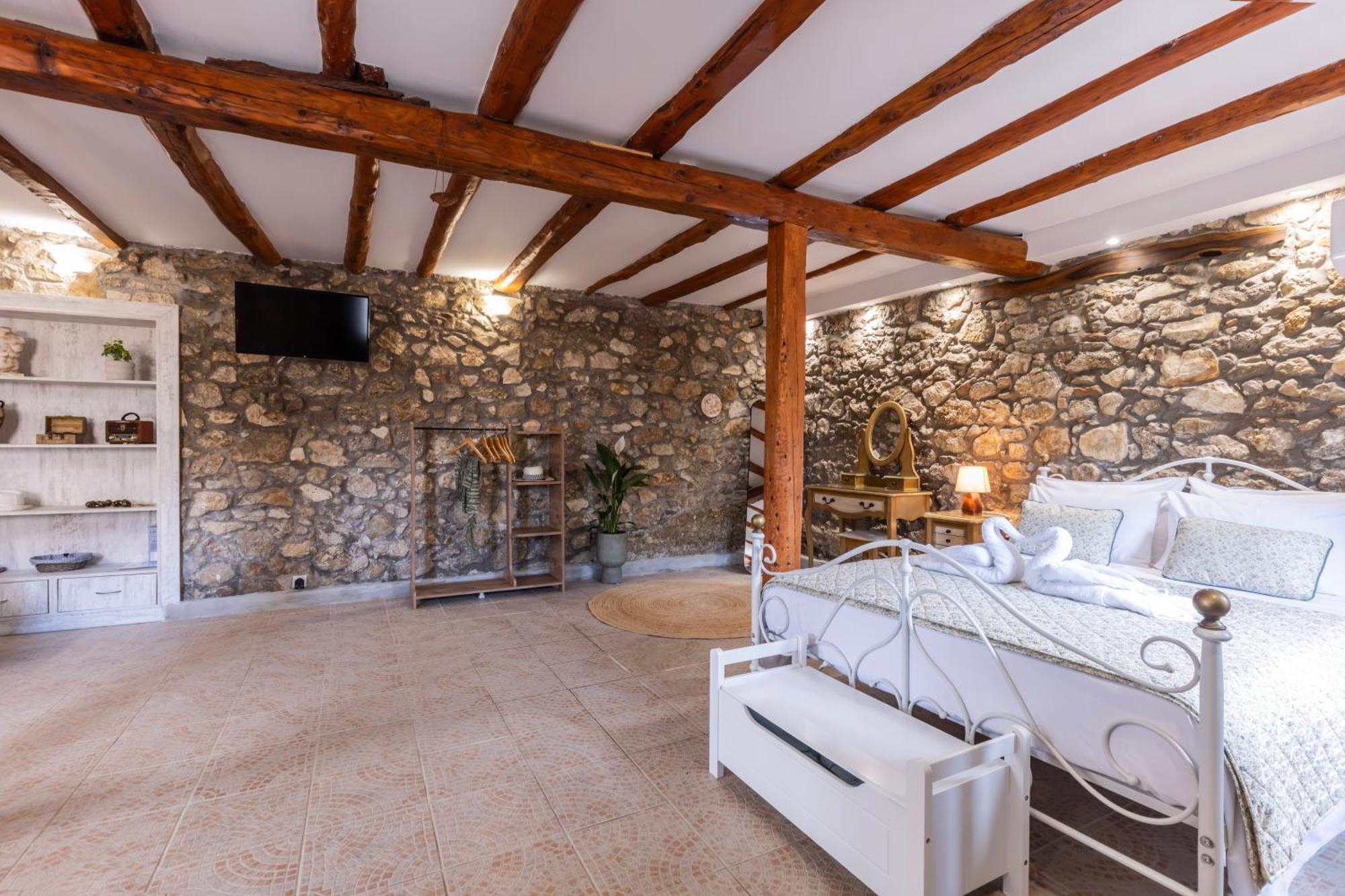 The Stone Suite Moraḯtika Exterior foto